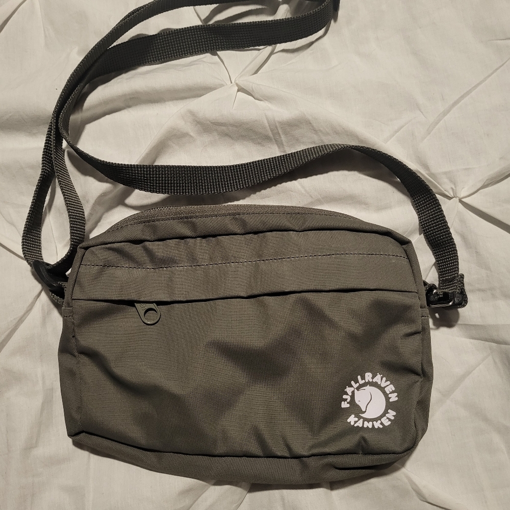 BNWOT Fjallraven bag